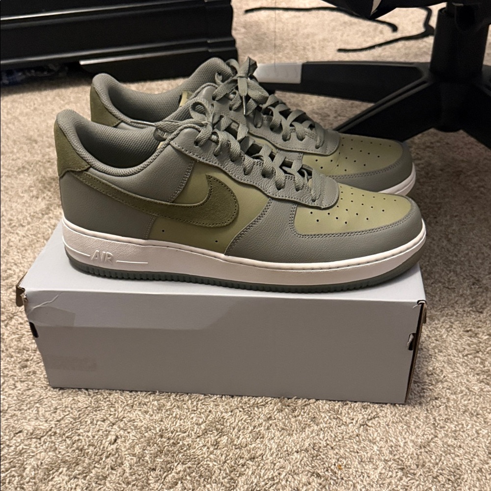 Nike Air Force 1 in Forest Green size 14